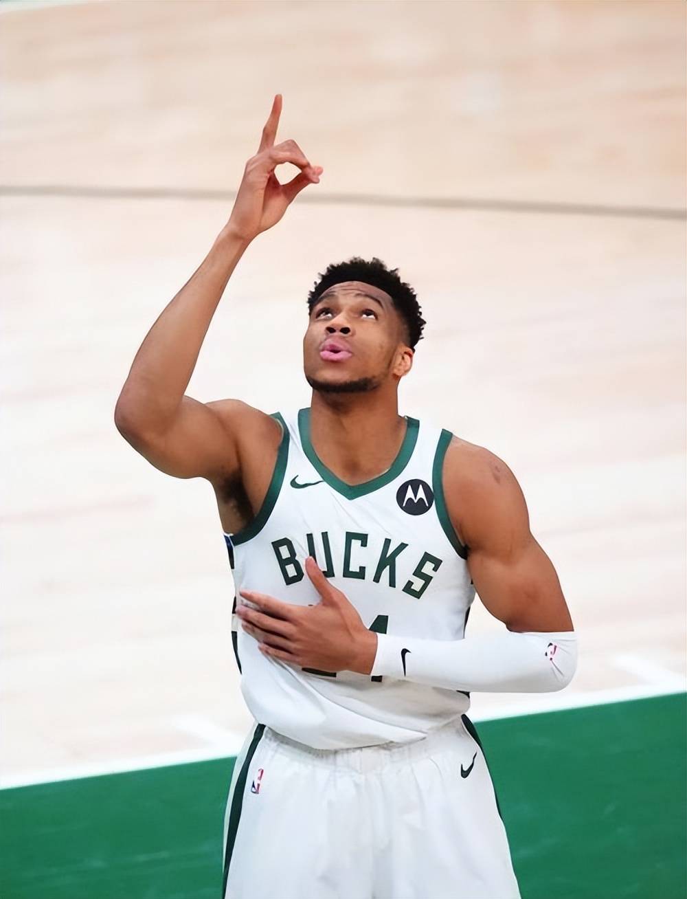 既凸显动作 既凸显动作