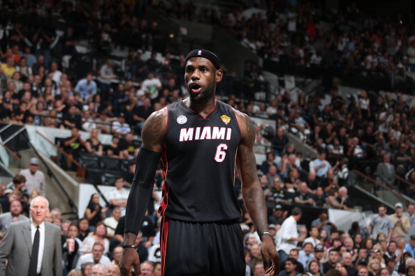 前场逼抢与 前场逼抢与